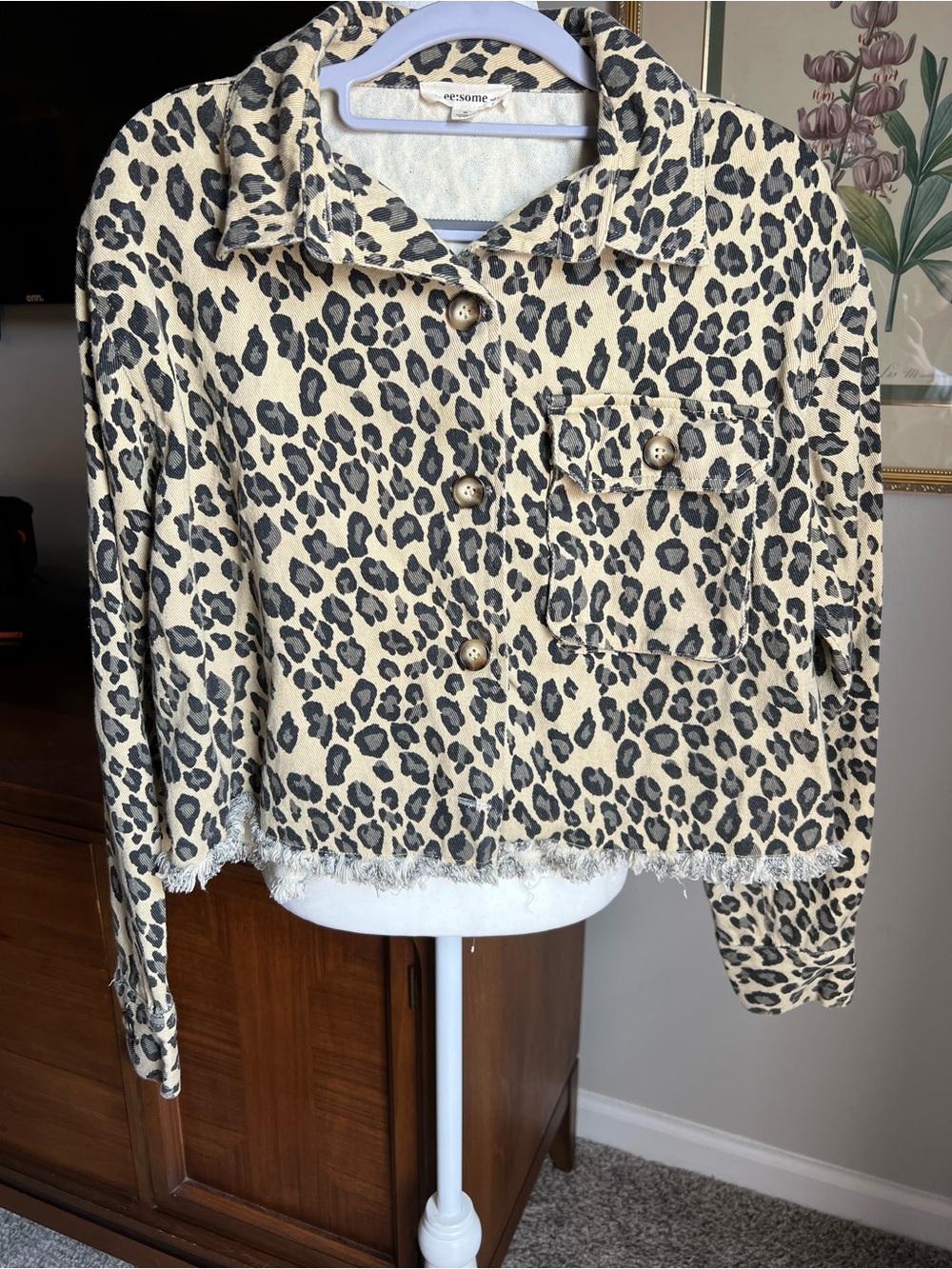 eesome Leopard Print Cropped Jean Jacket in Beige and Black